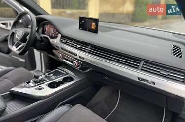 Внедорожник / Кроссовер Audi Q7 2015 в 