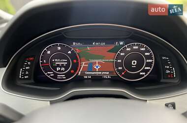 Внедорожник / Кроссовер Audi Q7 2015 в 