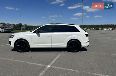 Внедорожник / Кроссовер Audi Q7 2017 в 