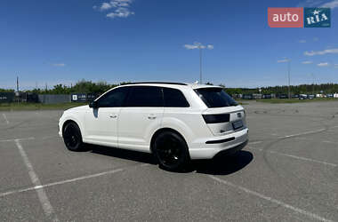 Внедорожник / Кроссовер Audi Q7 2017 в 