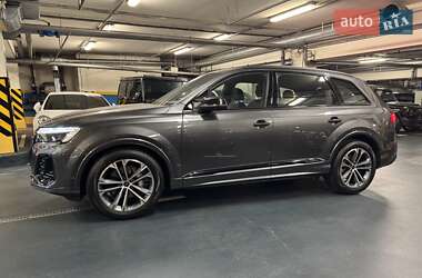 Внедорожник / Кроссовер Audi Q7 2024 в 