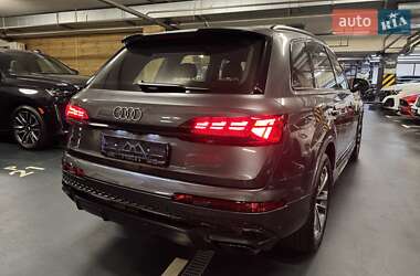 Внедорожник / Кроссовер Audi Q7 2024 в 