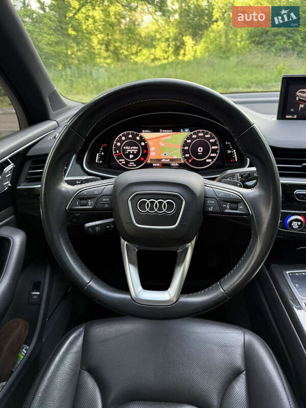 Позашляховик / Кросовер Audi Q7 2017 в Києві