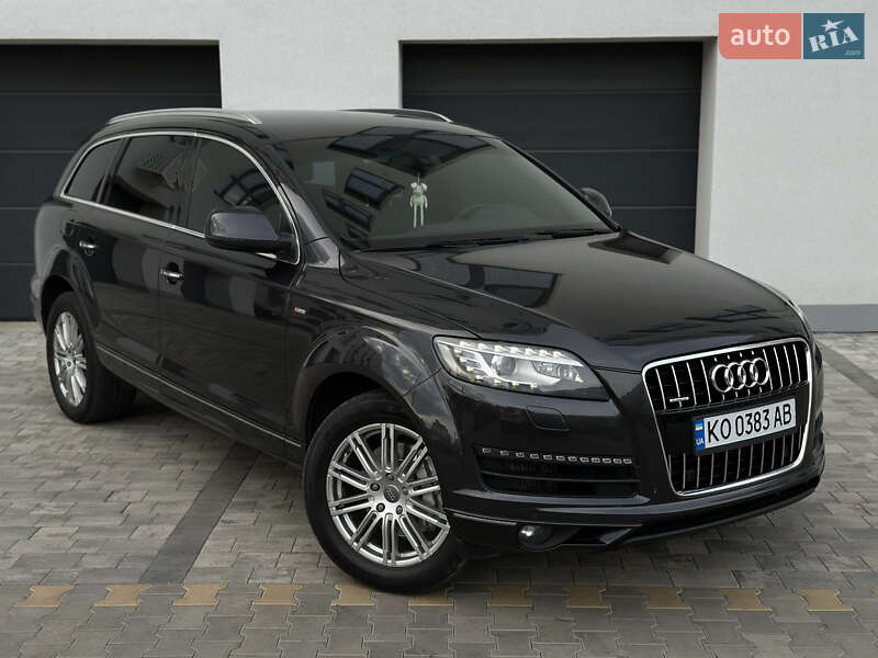 Позашляховик / Кросовер Audi Q7 2012 в 