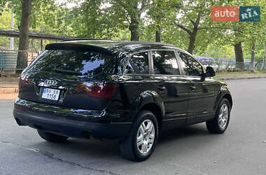 Внедорожник / Кроссовер Audi Q7 2007 в 