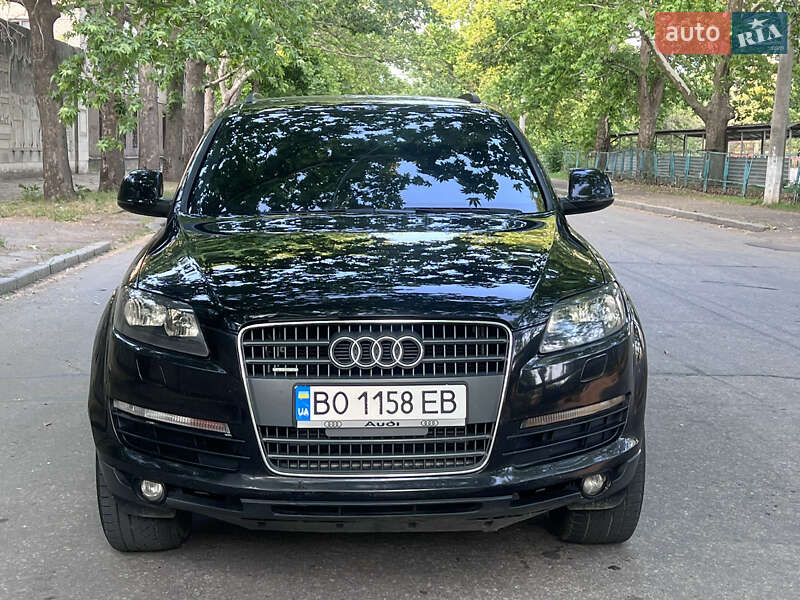 Позашляховик / Кросовер Audi Q7 2007 в Миколаєві