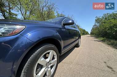 Внедорожник / Кроссовер Audi Q7 2012 в 