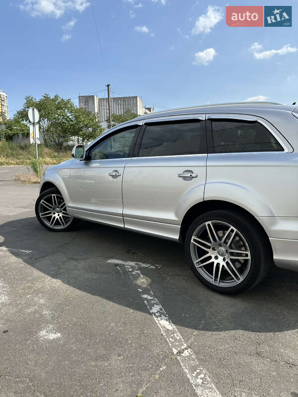 Внедорожник / Кроссовер Audi Q7 2007 в Одессе