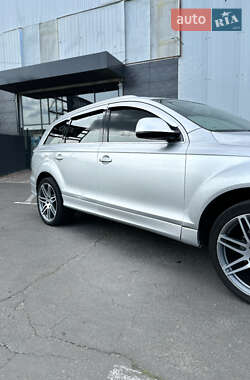 Позашляховик / Кросовер Audi Q7 2007 в 