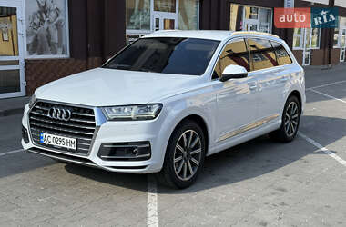 Позашляховик / Кросовер Audi Q7 2016 в 