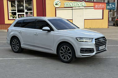 Позашляховик / Кросовер Audi Q7 2016 в 