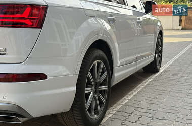 Позашляховик / Кросовер Audi Q7 2016 в 