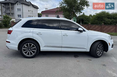 Внедорожник / Кроссовер Audi Q7 2017 в 
