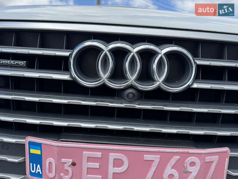 Позашляховик / Кросовер Audi Q7 2017 в Рівному
