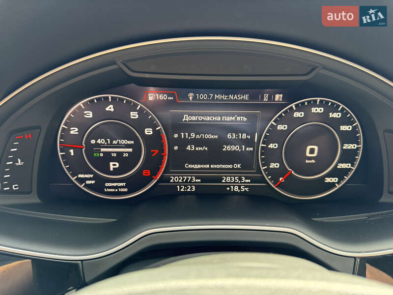 Позашляховик / Кросовер Audi Q7 2017 в Рівному