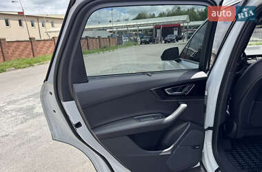 Внедорожник / Кроссовер Audi Q7 2017 в 