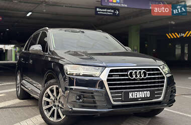 Внедорожник / Кроссовер Audi Q7 2016 в 