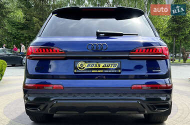 Внедорожник / Кроссовер Audi Q7 2021 в 