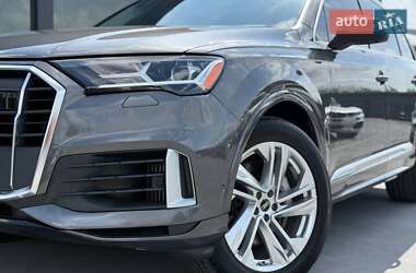 Внедорожник / Кроссовер Audi Q7 2022 в 