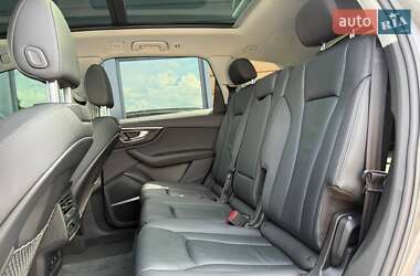 Внедорожник / Кроссовер Audi Q7 2022 в 