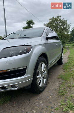 Внедорожник / Кроссовер Audi Q7 2011 в 