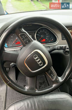 Внедорожник / Кроссовер Audi Q7 2011 в 