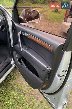 Внедорожник / Кроссовер Audi Q7 2011 в 