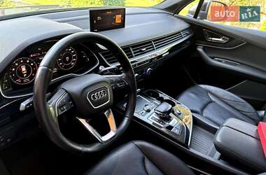 Внедорожник / Кроссовер Audi Q7 2017 в 