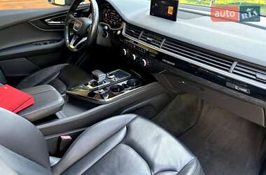 Внедорожник / Кроссовер Audi Q7 2017 в 