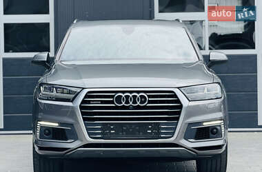 Внедорожник / Кроссовер Audi Q7 2016 в 
