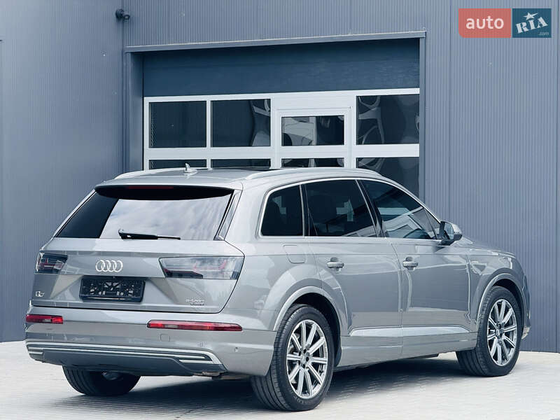 Внедорожник / Кроссовер Audi Q7 2016 в Мукачево