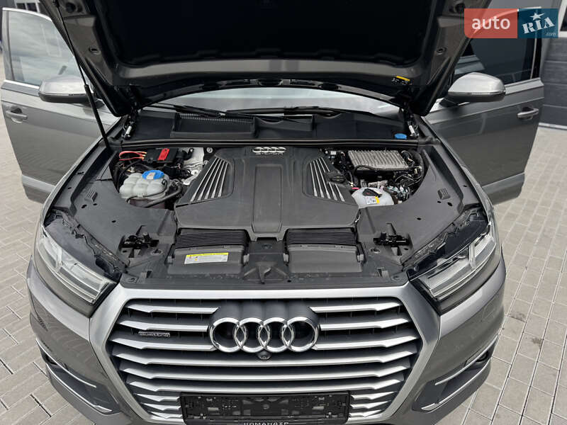Внедорожник / Кроссовер Audi Q7 2016 в Мукачево