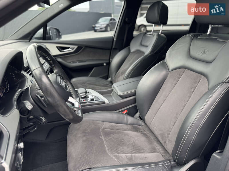 Внедорожник / Кроссовер Audi Q7 2016 в Мукачево
