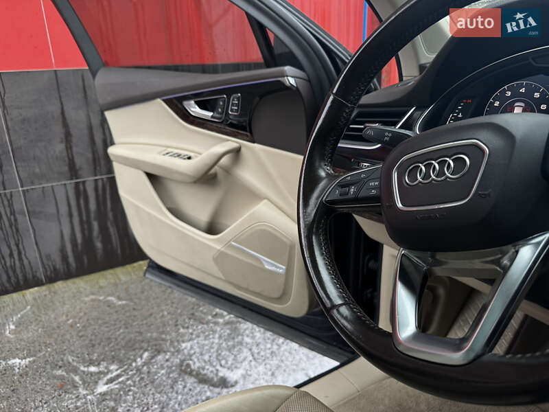 Внедорожник / Кроссовер Audi Q7 2017 в Львове