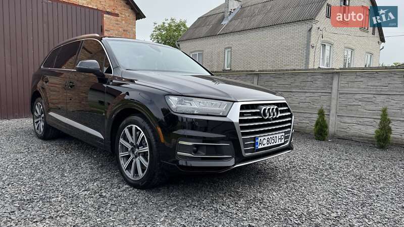 Позашляховик / Кросовер Audi Q7 2016 в Нововолинську