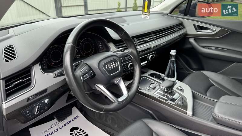 Позашляховик / Кросовер Audi Q7 2016 в Нововолинську