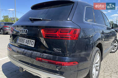 Внедорожник / Кроссовер Audi Q7 2016 в 