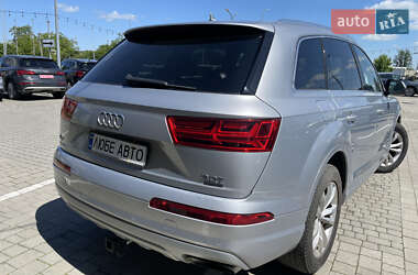 Позашляховик / Кросовер Audi Q7 2016 в 