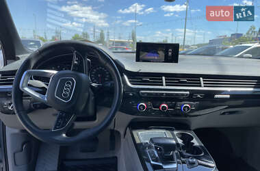 Позашляховик / Кросовер Audi Q7 2016 в 