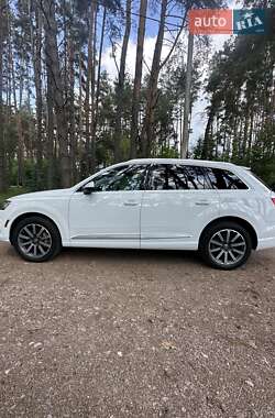 Внедорожник / Кроссовер Audi Q7 2016 в 