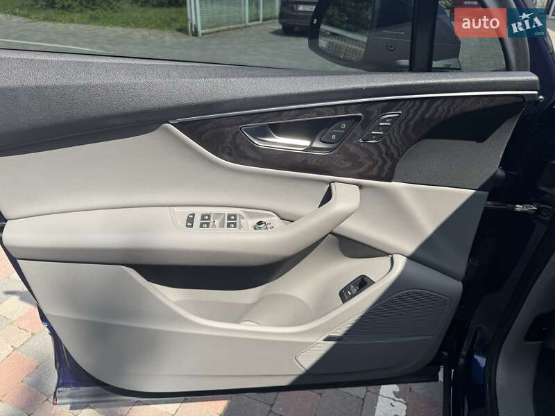 Внедорожник / Кроссовер Audi Q7 2021 в Ровно