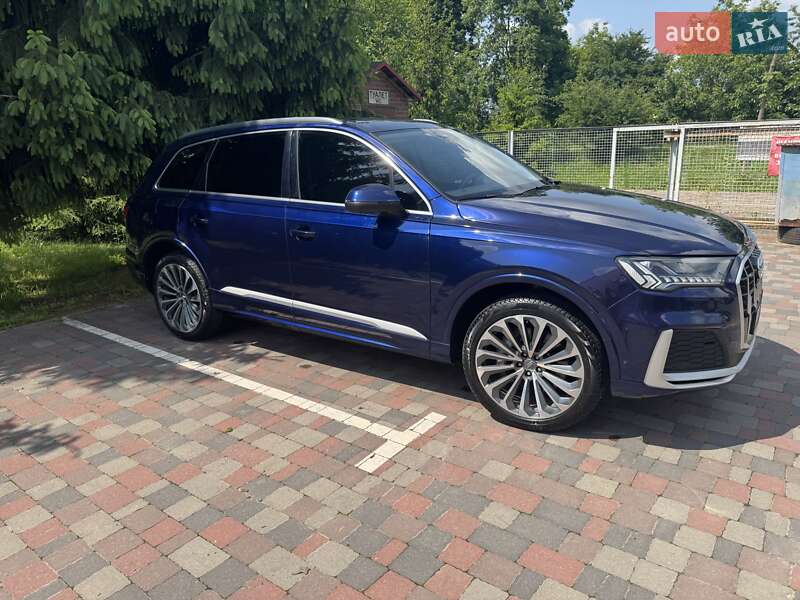 Внедорожник / Кроссовер Audi Q7 2021 в Ровно