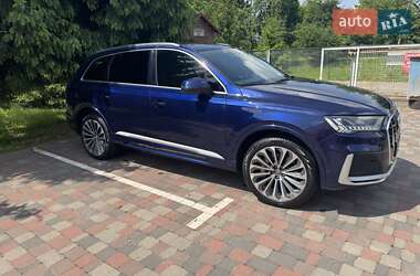 Внедорожник / Кроссовер Audi Q7 2021 в 