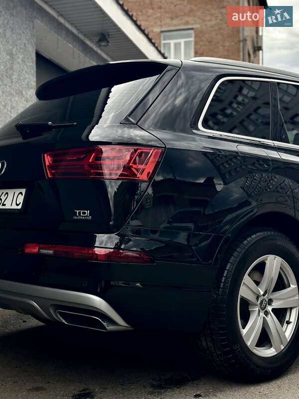 Внедорожник / Кроссовер Audi Q7 2017 в Киеве