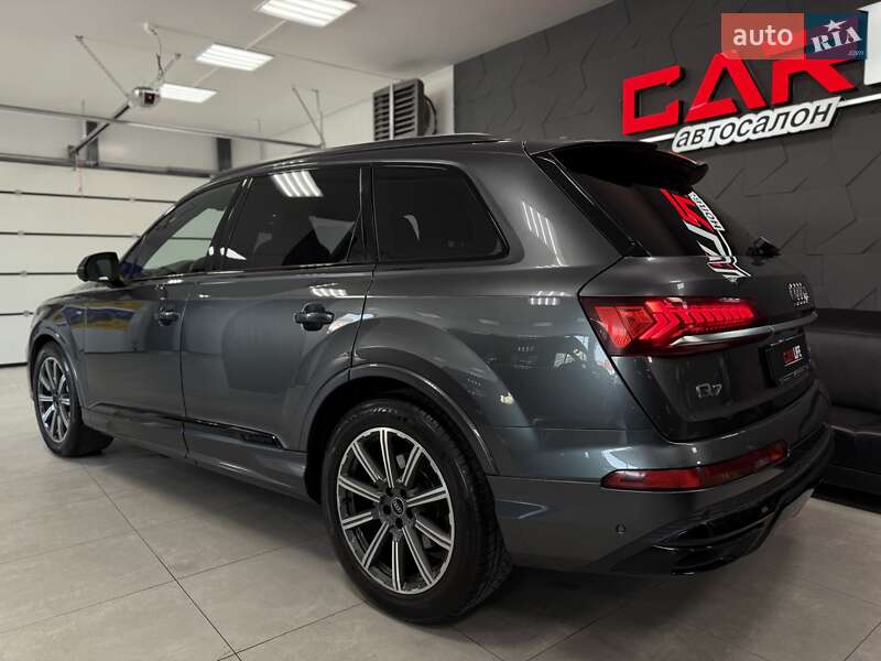 Позашляховик / Кросовер Audi Q7 2021 в Тернополі