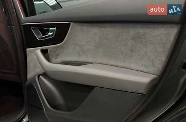 Внедорожник / Кроссовер Audi Q7 2021 в 