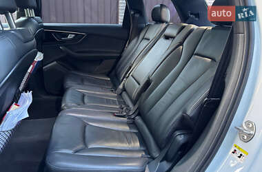 Внедорожник / Кроссовер Audi Q7 2017 в 