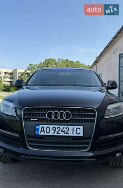 Внедорожник / Кроссовер Audi Q7 2009 в 