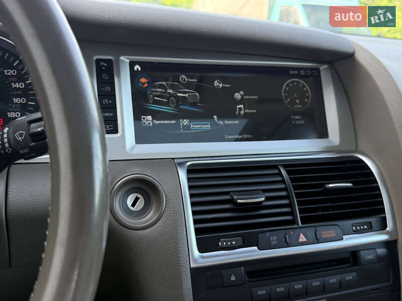 Позашляховик / Кросовер Audi Q7 2009 в Ужгороді