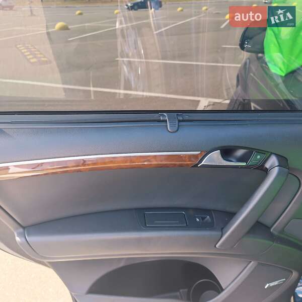 Внедорожник / Кроссовер Audi Q7 2010 в Киеве